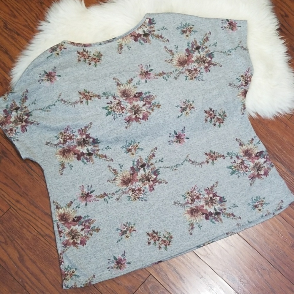 Loralette Gray Floral Dolman - Picture 2 of 5